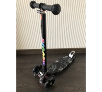 Детский самокат Scooter Maxi с принтом и светящимися колесами 036Z (черный принт)