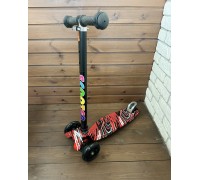 Детский самокат Scooter Maxi с принтом и светящимися колесами 036Z (черный/красный принт)