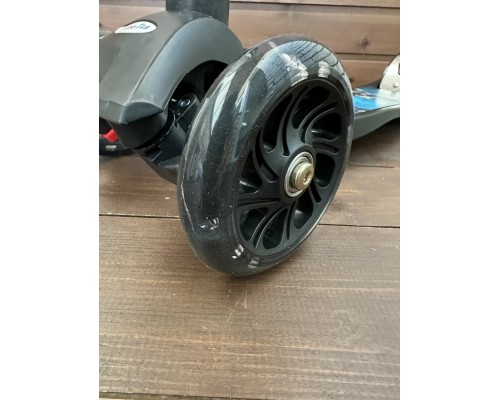 Детский самокат Scooter Maxi (2,5-7 лет) со светящимися колесами (Герои), арт. 0072R