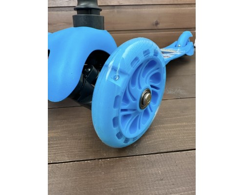 Детский самокат Scooter Mini (1,5-4 года) со светящимися колесами (голубой/человек-паук), арт. 038z