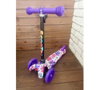Детский самокат Scooter Mini (1,5-4 года) со светящимися колесами (фиолетовый/цветы), арт. 038z
