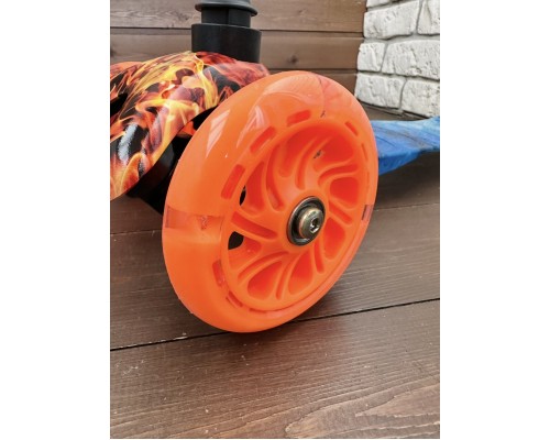 Детский самокат Scooter Mini (1,5-4 года) со светящимися колесами (оранжевый/огонь-вода), арт. 038z