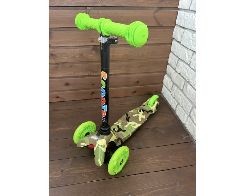 Детский самокат Scooter Mini (1,5-4 года) со светящимися колесами (салатовый/милитари), арт. 038z