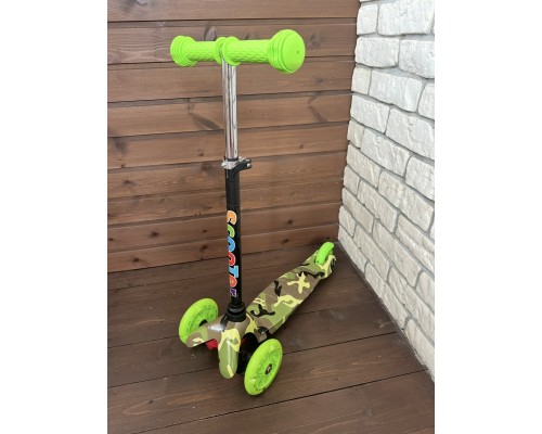 Детский самокат Scooter Mini (1,5-4 года) со светящимися колесами (салатовый/милитари), арт. 038z
