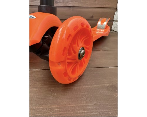 Самокат детский Scooter Maxi Макси со светящимися колесами 036S (оранжевый)