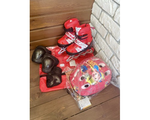 Роликовые коньки с раздвижным механизмом со шлемом и защитой на руки и ноги 30-33 размер