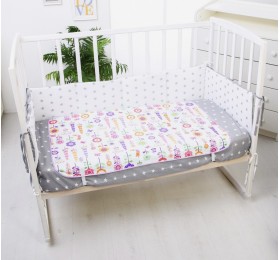 Клеенка подкладная с водоотталкивающим покрытием (0,7 х 1 м) с резинками-держателями, окантована по краям, цвет микс, арт. 876561